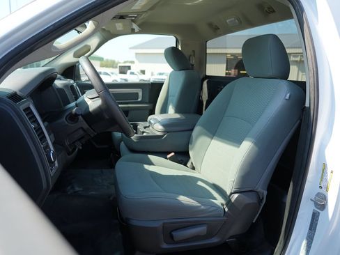 Used 2018 RAM 1500 Express AWD/4WD image 12
