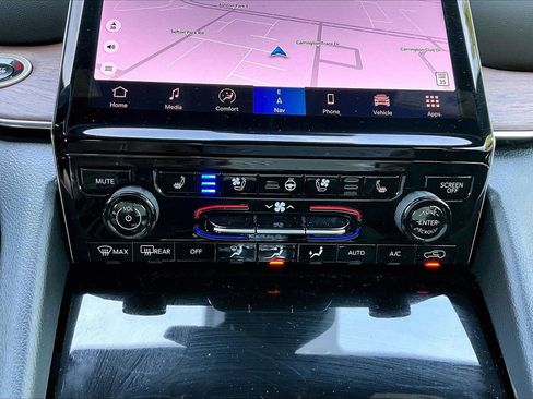 Certified 2025 Jeep Grand Cherokee Summit AWD/4WD image 19