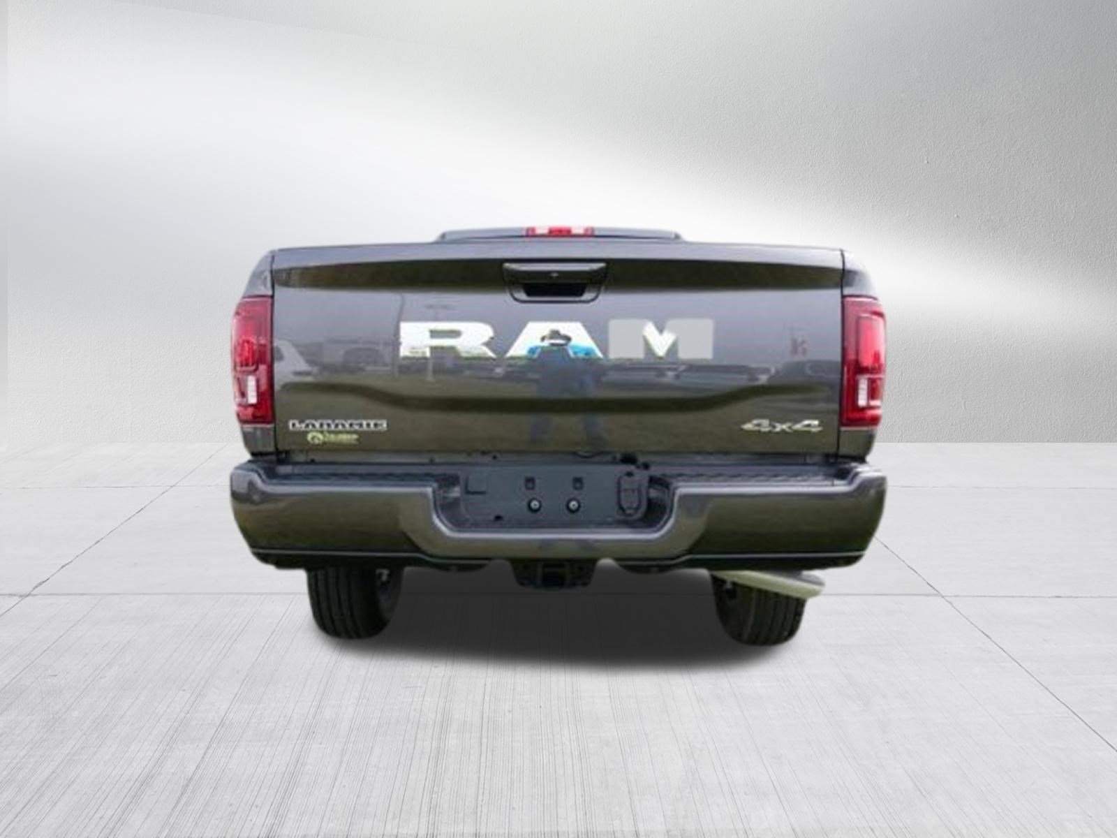 Used 2025 RAM 2500 Laramie AWD/4WD image 4