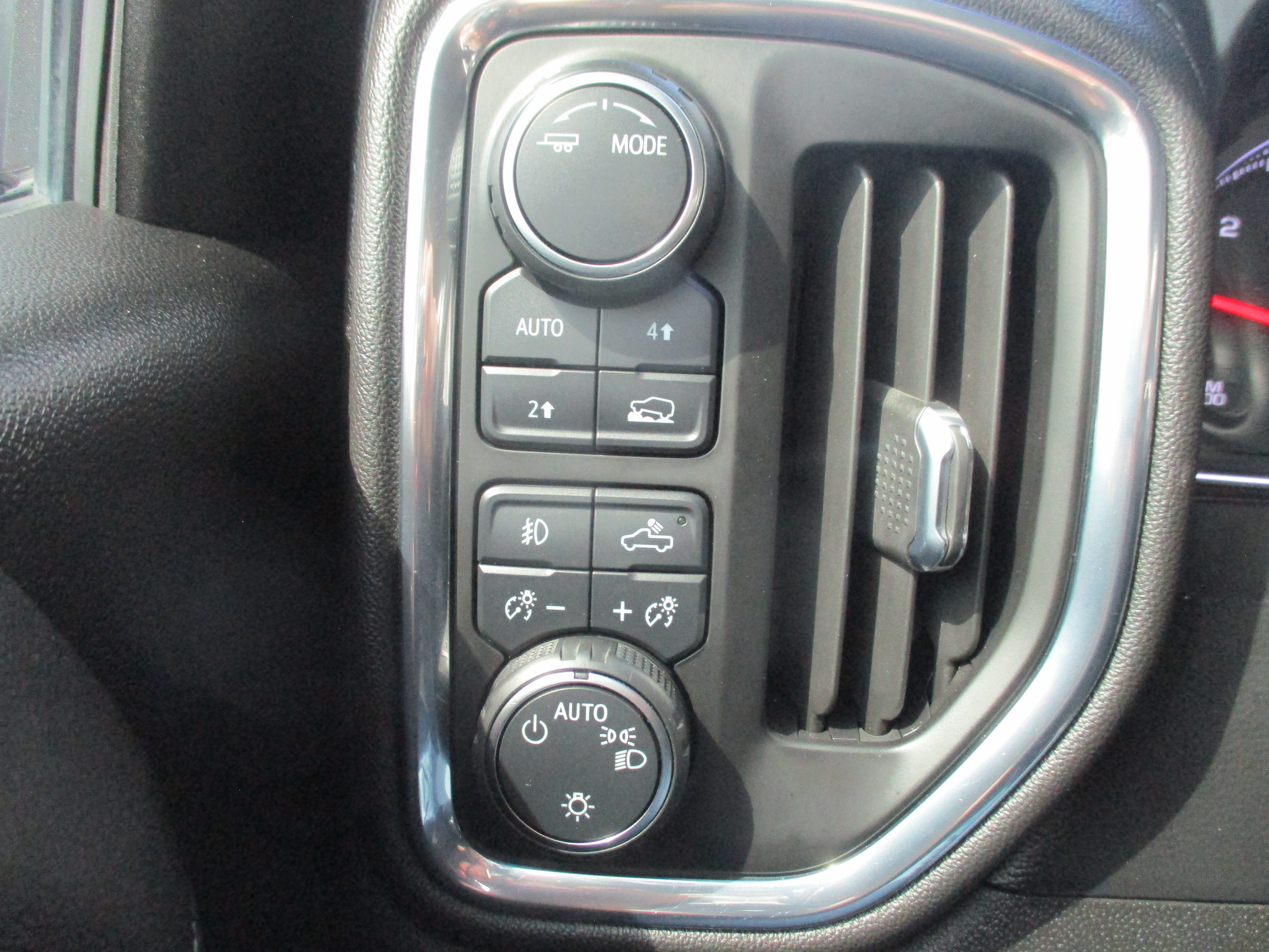 Used 2021 Chevrolet Silverado 1500 RST AWD/4WD image 22