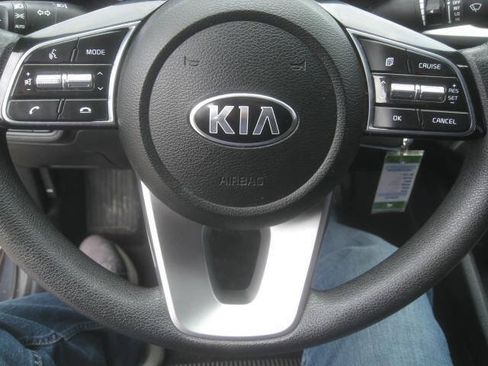 Used 2020 Kia Forte LXS FWD image 16
