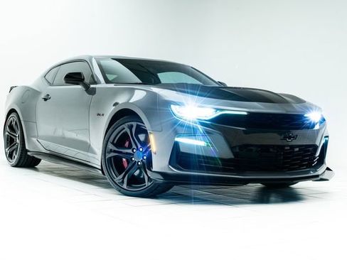 Used 2019 Chevrolet Camaro SS RWD image 5