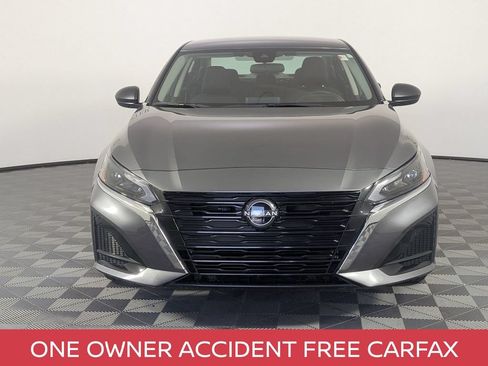 Used 2025 Nissan Altima 2.5 SV FWD image 3