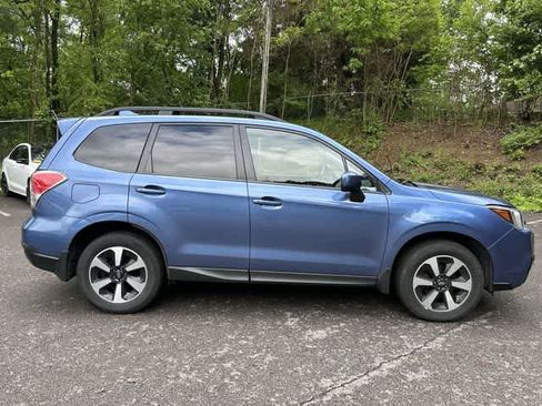 Used 2018 Subaru Forester 2.5i Premium AWD/4WD image 3