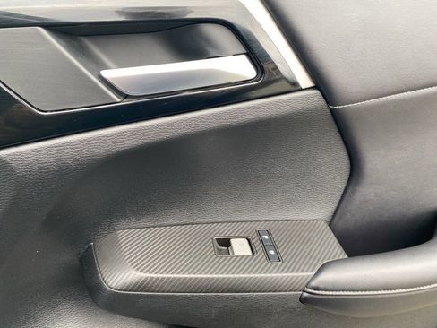 Used 2024 Mitsubishi Outlander SE image 10