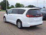 New 2026 Chrysler Pacifica Select image 3