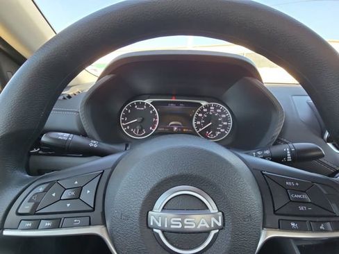 Used 2024 Nissan Sentra SV FWD image 25