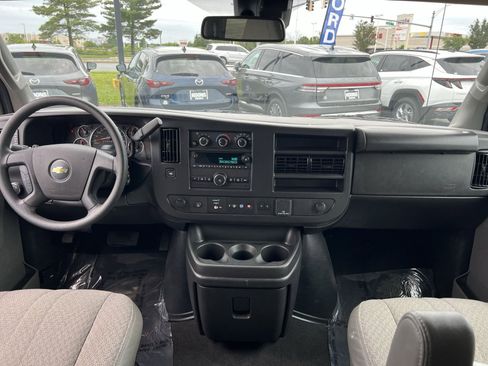 Used 2025 Chevrolet Express 3500 LT w/ LT Preferred Equipment Group RWD image 29