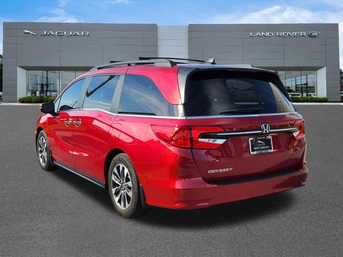 Used 2024 Honda Odyssey EX-L image 3