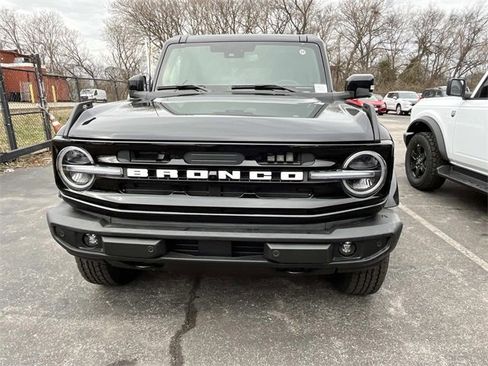 New 2025 Ford Bronco Outer Banks image 8