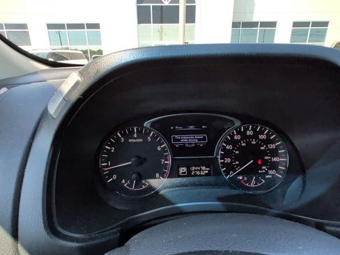 Used 2014 Nissan Pathfinder SV AWD/4WD image 7