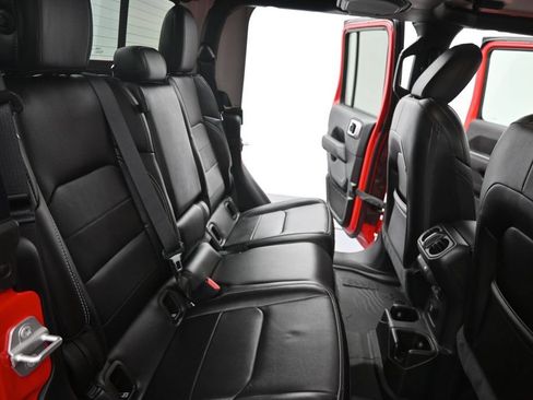 Used 2021 Jeep Gladiator Overland w/ Popular Equipment Package AWD/4WD image 16