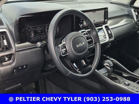 Used 2022 Kia Sorento S FWD image 27