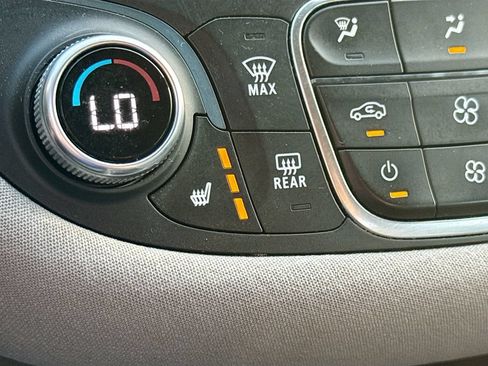 Used 2022 Chevrolet Malibu LT FWD image 22