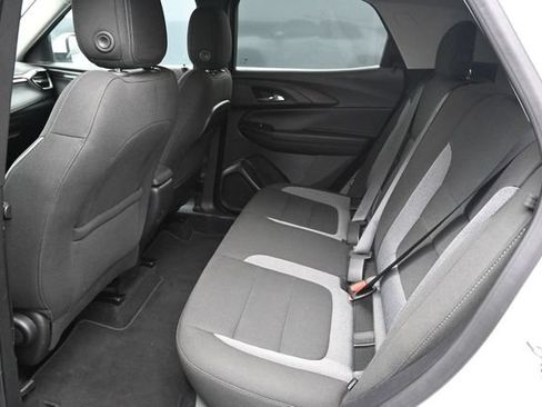 Used 2025 Chevrolet TrailBlazer LT FWD image 14