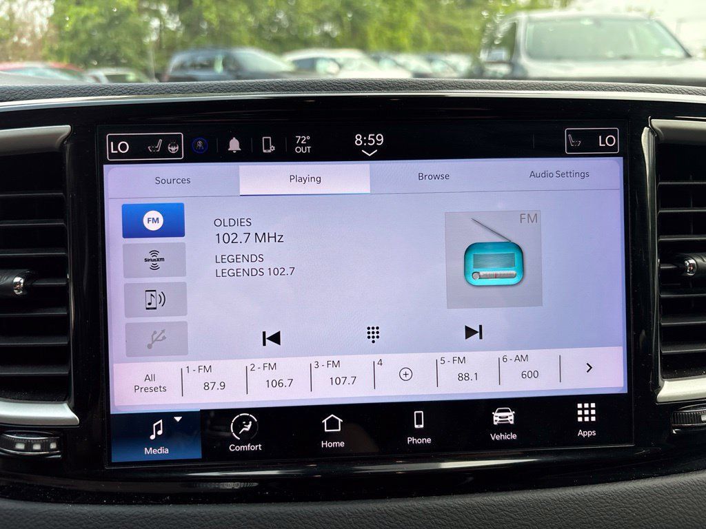 Used 2024 Chrysler Pacifica Touring-L FWD image 27