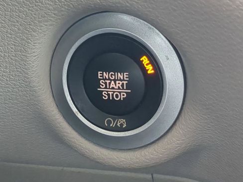 Used 2017 Chrysler Pacifica Touring-L image 24