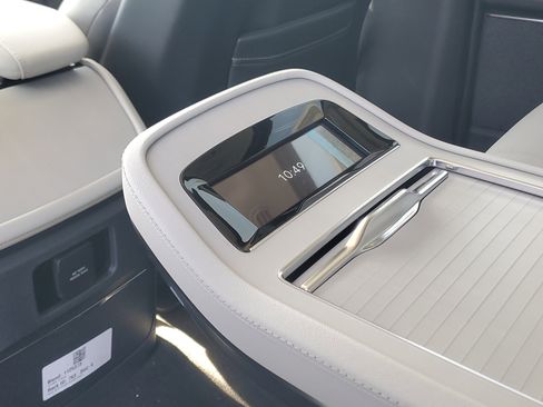 New 2026 Lincoln Navigator Reserve AWD/4WD image 29
