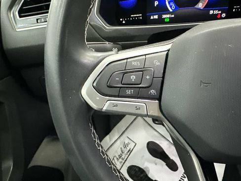 Used 2023 Volkswagen Tiguan SE FWD image 25