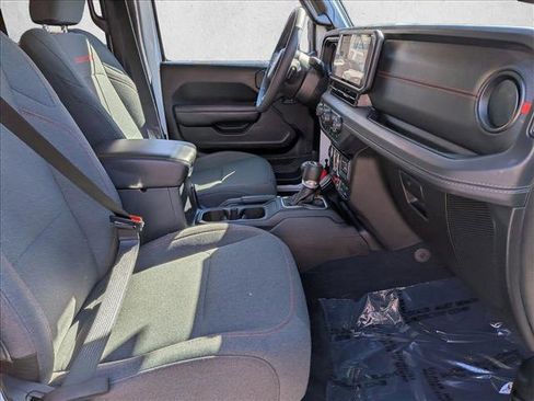 Used 2025 Jeep Wrangler Rubicon image 21