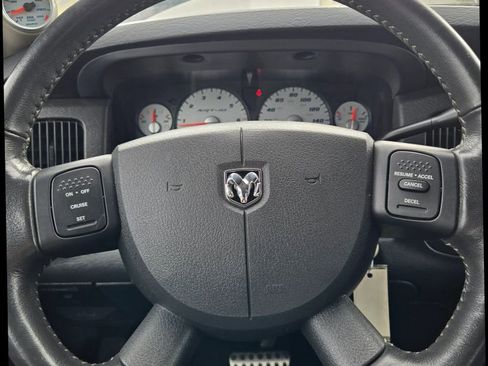 Used 2005 Dodge Ram 1500 Truck 2WD Quad Cab image 19