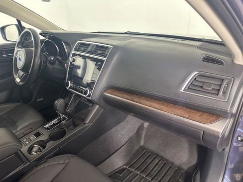 Used 2018 Subaru Outback 2.5i Limited AWD/4WD image 29