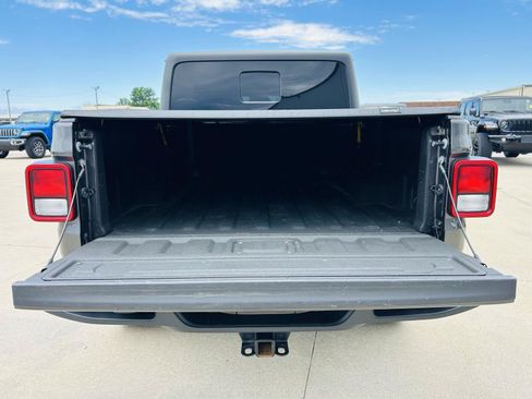 Used 2020 Jeep Gladiator Sport w/ Quick Order Package 24S AWD/4WD image 24