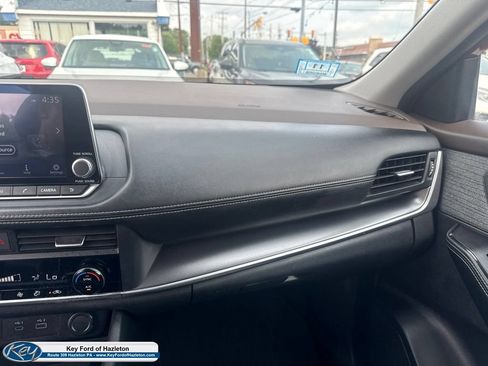 Used 2023 Nissan Rogue SV AWD/4WD image 28