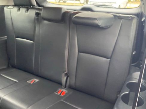 Used 2020 Toyota Highlander Platinum image 8