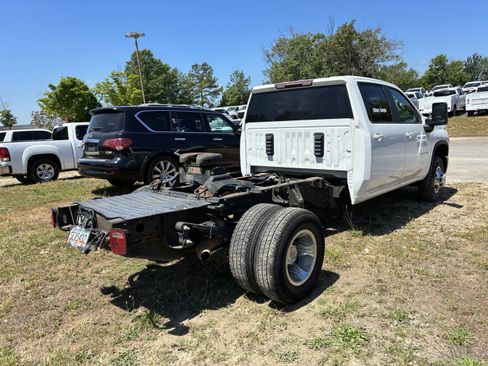 Used 2024 Chevrolet Silverado 3500 LT RWD image 8