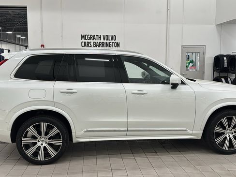 Used 2025 Volvo XC90 T8 Ultra w/ Protection Package Premier image 4