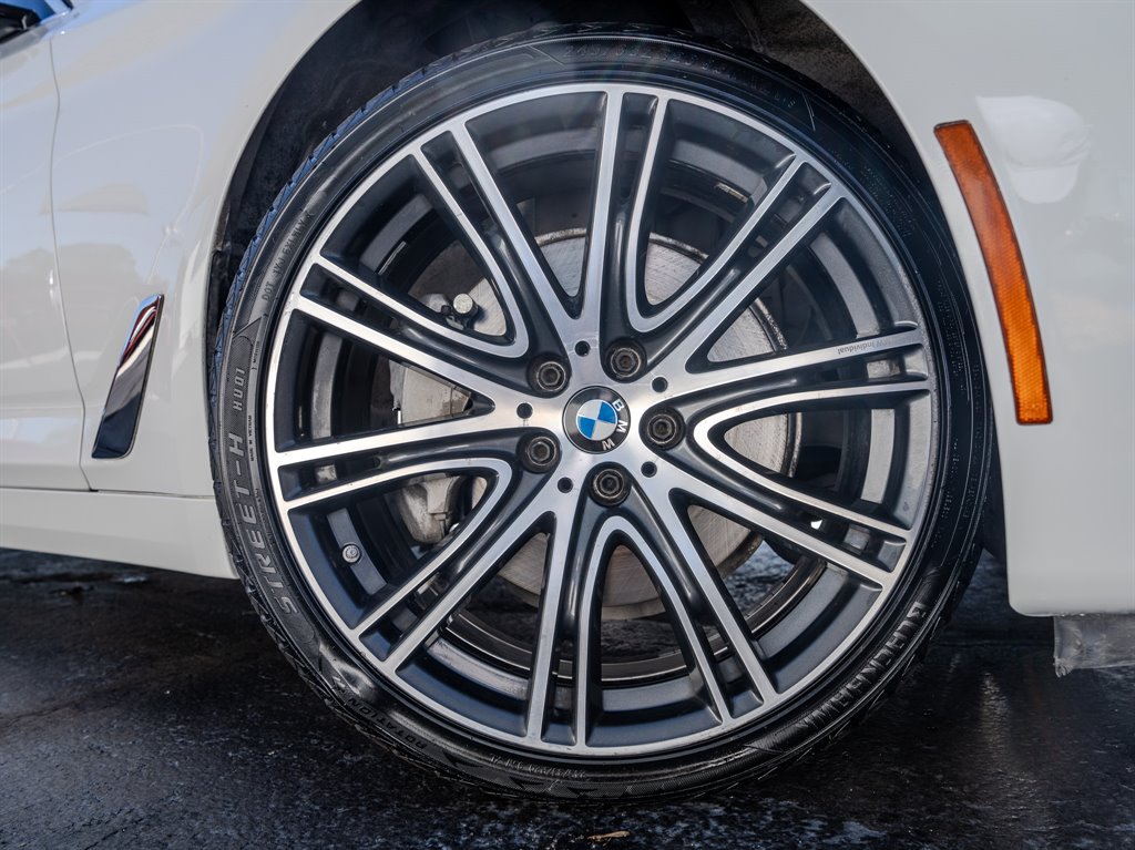Used 2017 BMW 540i RWD image 13