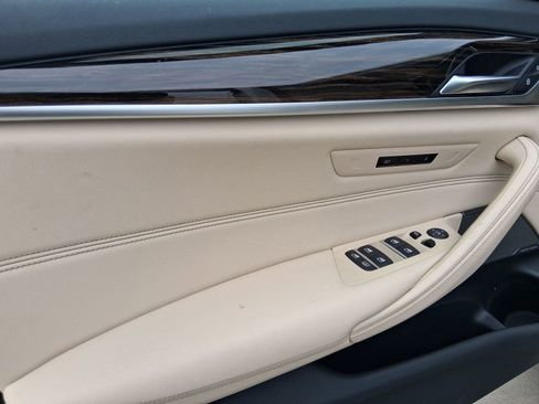 Certified 2023 BMW 530e w/ Executive Package image 12