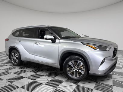 Used 2022 Toyota Highlander XLE
