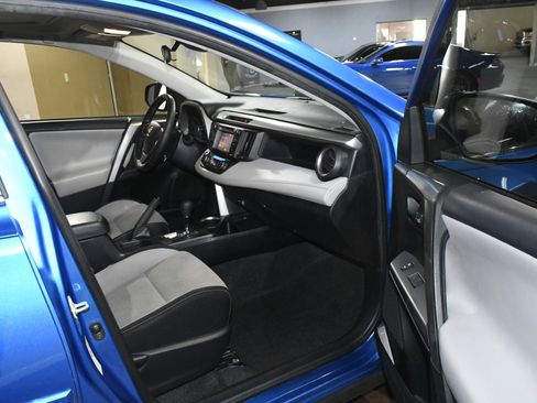 Used 2018 Toyota RAV4 XLE image 46