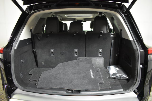 Certified 2024 Nissan Pathfinder Platinum AWD/4WD image 33