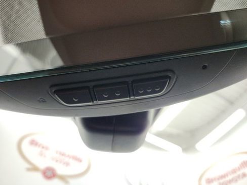 Used 2022 Volkswagen Tiguan SE w/ Panoramic Sunroof Package image 70