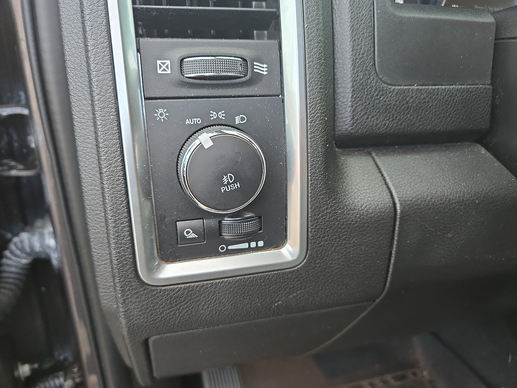 Used 2022 RAM 1500 Warlock AWD/4WD image 23