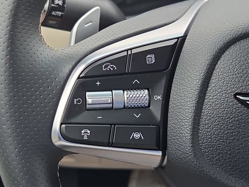 Used 2026 Genesis G70 2.5T RWD image 24