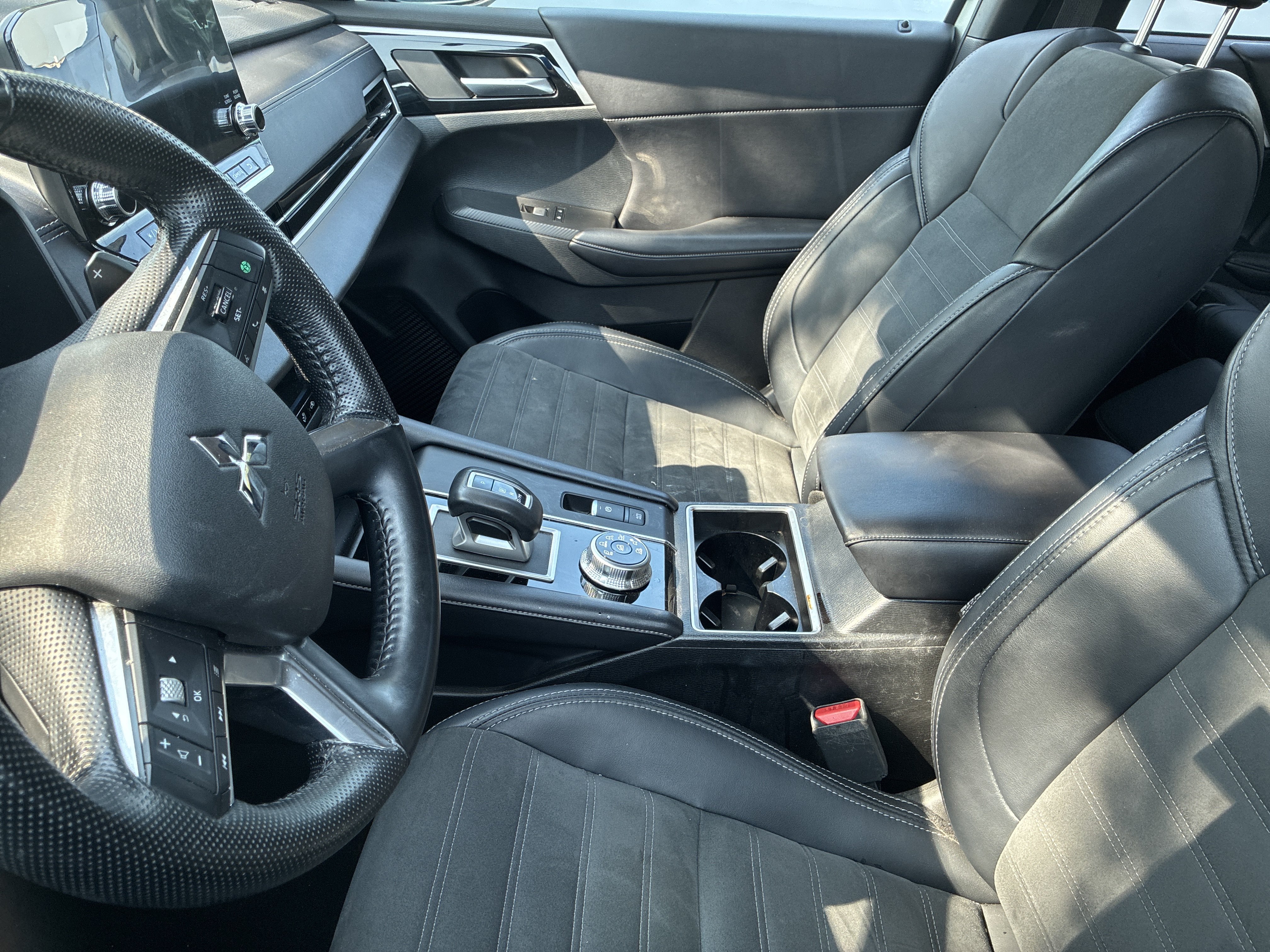 Used 2024 Mitsubishi Outlander SE AWD/4WD image 5