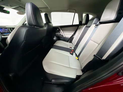 Used 2018 Toyota RAV4 Limited image 29