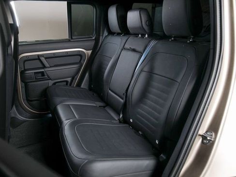Used 2025 Land Rover Defender 110 AWD/4WD image 5