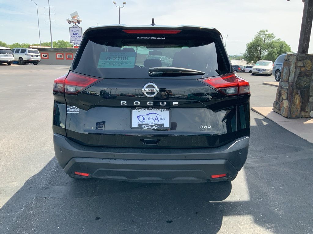 Used 2021 Nissan Rogue S AWD/4WD image 7