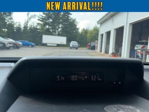 Used 2024 Subaru Forester AWD/4WD image 18