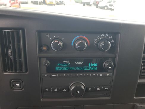 Used 2023 GMC Savana 2500 w/ Driver Convenience Package image 21