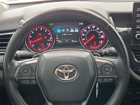 Used 2023 Toyota Camry XSE FWD image 11