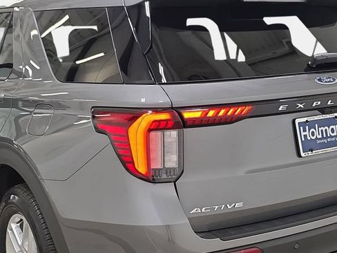 Used 2026 Ford Explorer Active AWD/4WD image 33