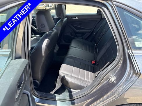 Used 2023 Volkswagen Jetta SE FWD image 6