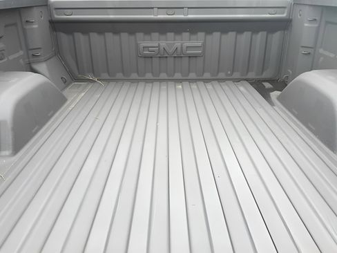 Used 2019 GMC Sierra 1500 SLT w/ SLT Premium Plus Package AWD/4WD image 28