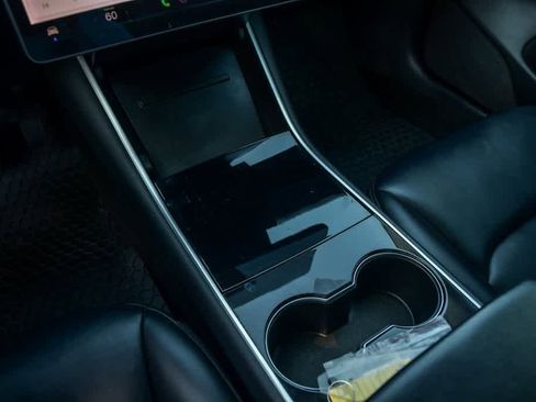 Used 2019 Tesla Model 3 Mid Range image 22